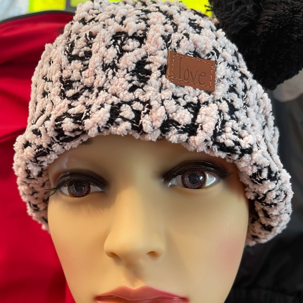 PEACE LOVE WORLD Confetti Yarn Bennie Hat In Rose Petal - Picture 5 of 13